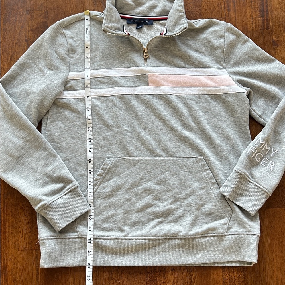 Tommy Hilfiger women’s preppy pullover, gray shirt size small petite​ - Picture 2 of 6
